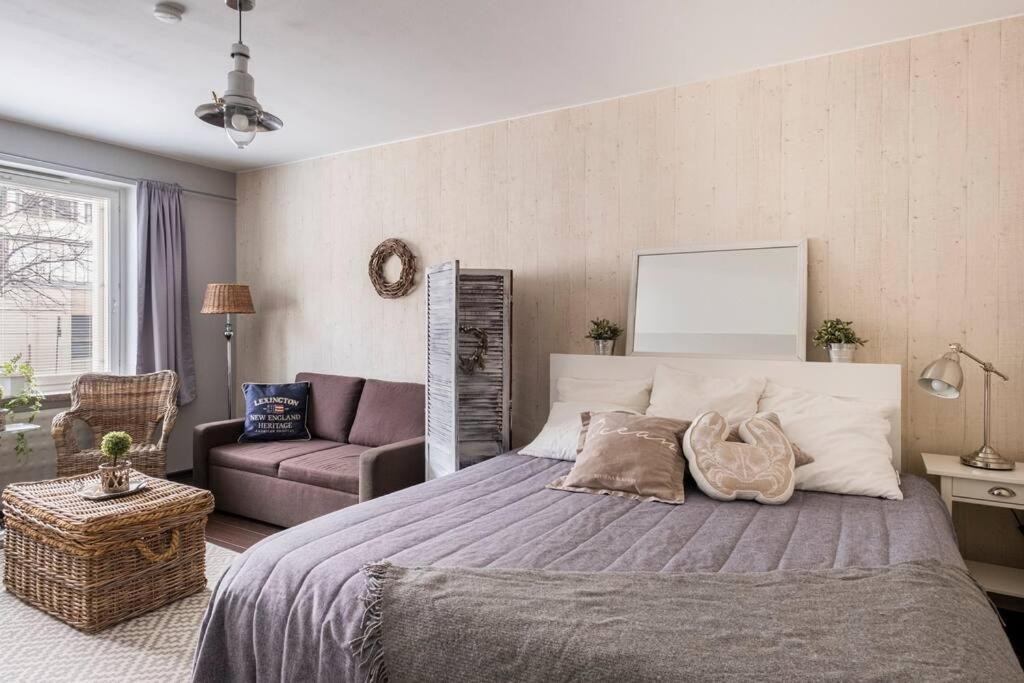 Tilava Ydinkeskustakaksio Ilmaisella Autopaikalla Appartement Tampere